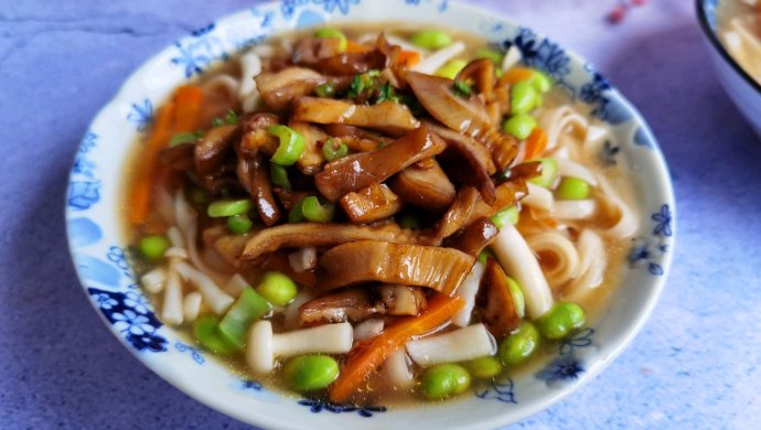 肚丝杂蔬面(家乐酸辣汤料)