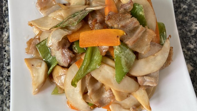 杏鲍菇炒青椒肉片