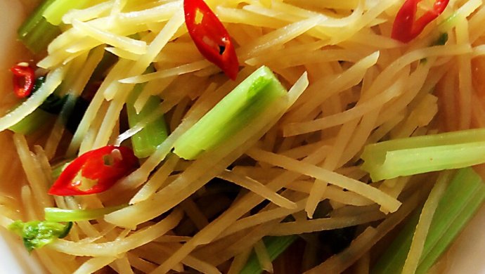 土豆丝炒芹菜