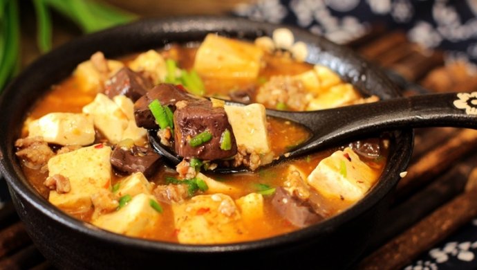 补血养颜--鸭血烩豆腐