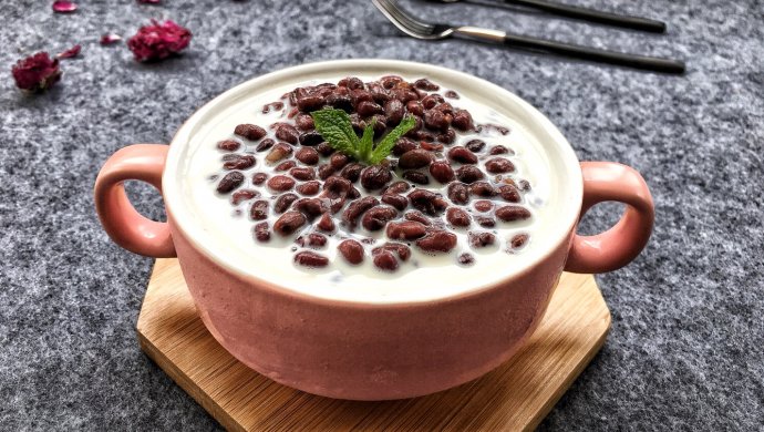 红豆牛奶沙冰