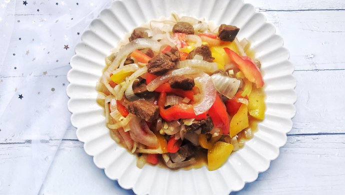 黑胡椒牛肉粒炒时蔬