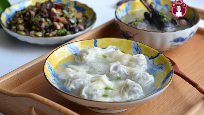 乌鸡三吃――乌鸡汤、乌鸡肉馄饨、炒乌鸡杂