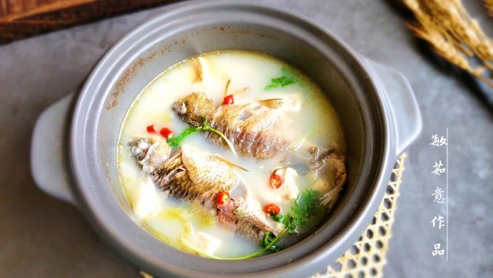 鲫鱼豆腐汤