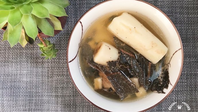 枇杷叶沙参茯苓瘦肉汤-清热润肺