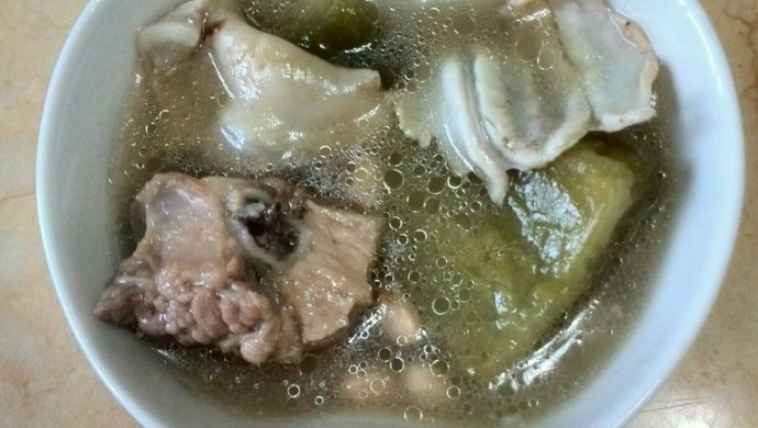 清热去火――凉瓜黄豆排骨汤