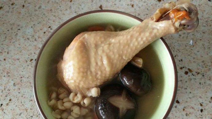 滋补鸡腿汤