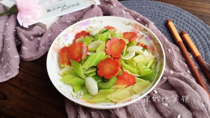 清炒西芹百合胡萝卜