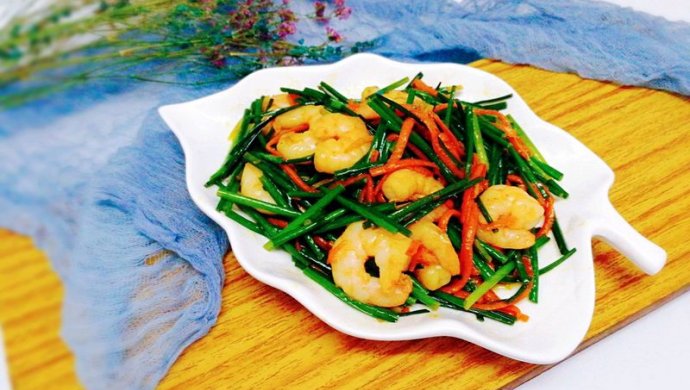 韭菜苔炒虾仁+