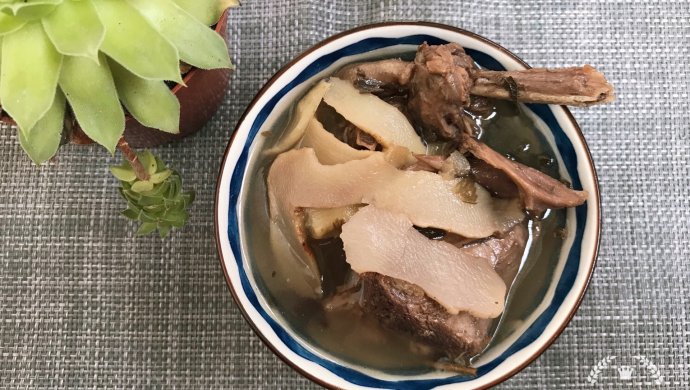 仙鹤草玉竹煲鸭-有祛痰功效