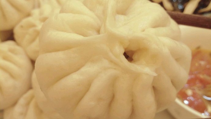 白胖肉包子