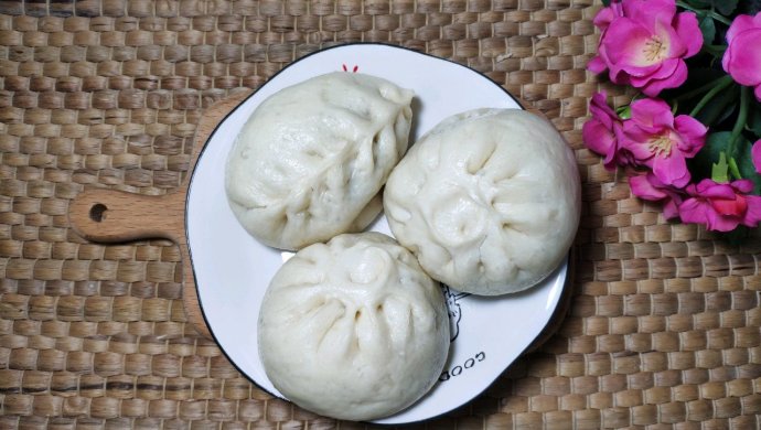 槐花肉包子