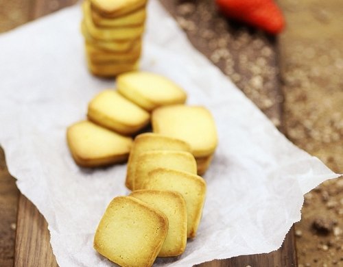 极简风炼奶小饼干