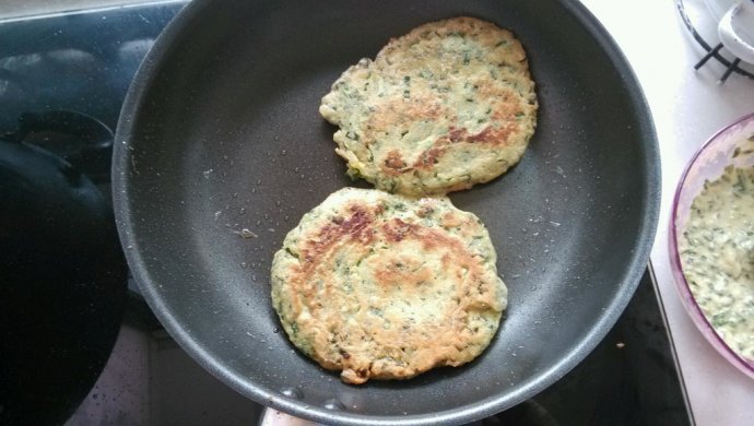 韭菜豆渣饼