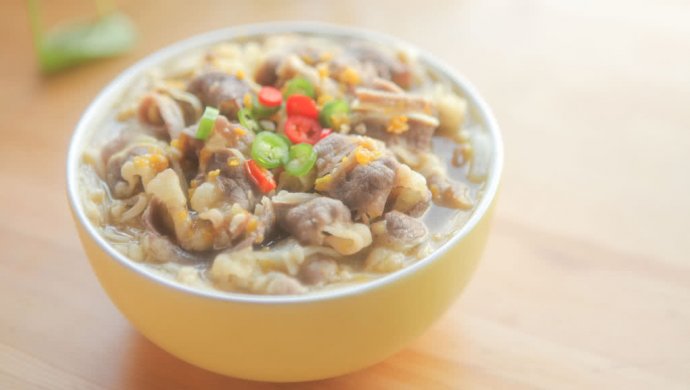 辣过瘾酸汤肥牛土豆粉「厨娘物语」