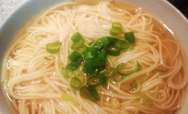 清淡葱花面条