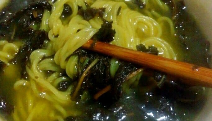 芝麻叶面条?妈妈的味道?