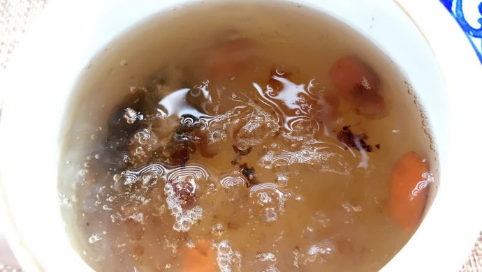 养颜桃胶燕窝羹