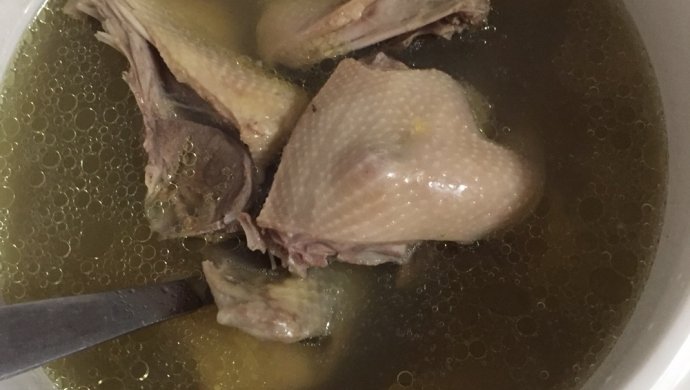 当归炖鸽子