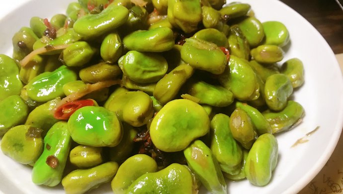 油焖蚕豆