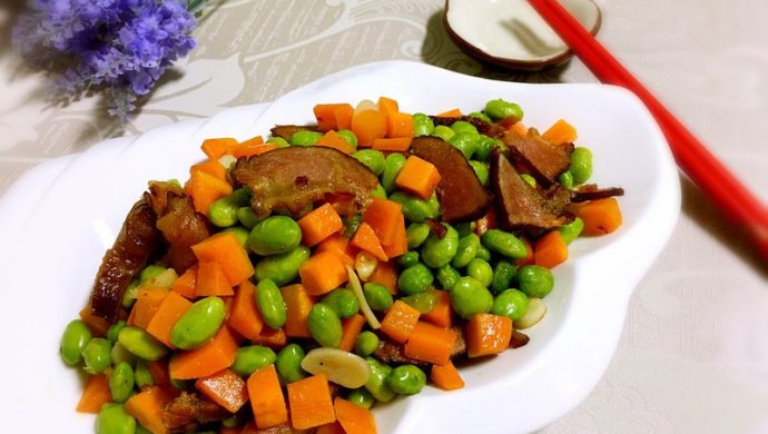 青豆炒腊肉