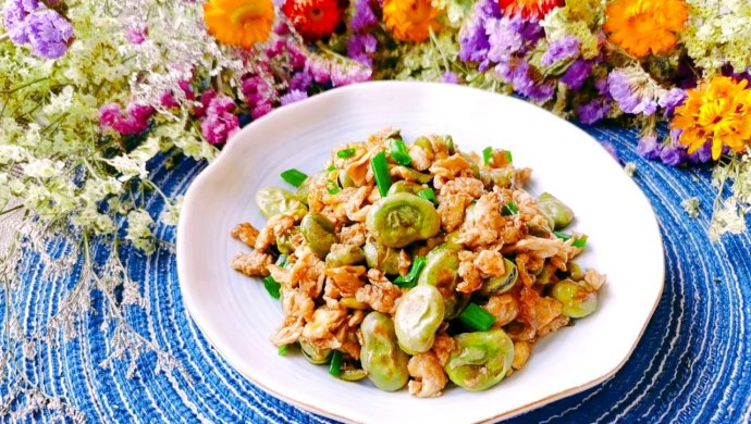 浅尝春鲜【酱焖蚕豆鸡蛋】| 元?汀