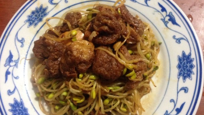 黄豆芽炒油豆腐