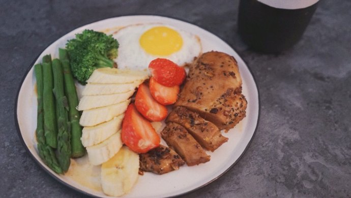 销魂早餐－蒜香鸡胸肉