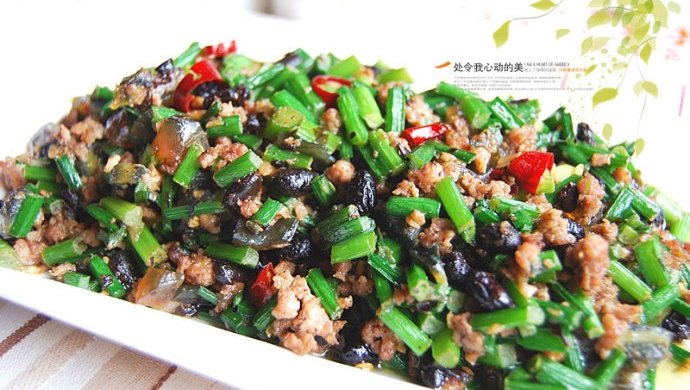豆豉皮蛋韭菜花炒肉末
