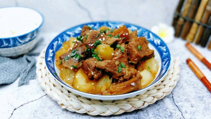 白萝卜炖牛腱子肉