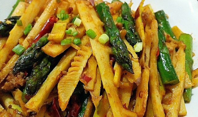 红油豆瓣酱版炒双笋