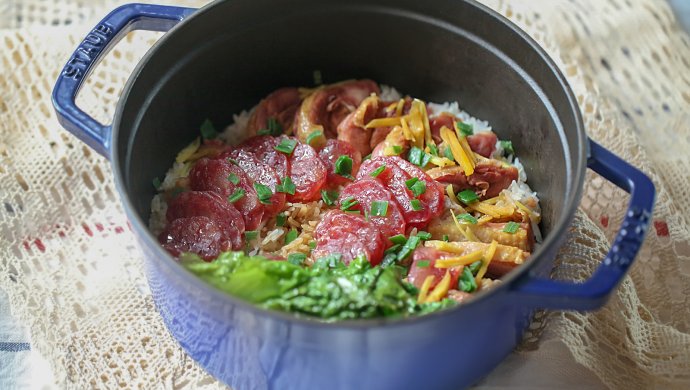 铸铁锅腊味煲仔饭