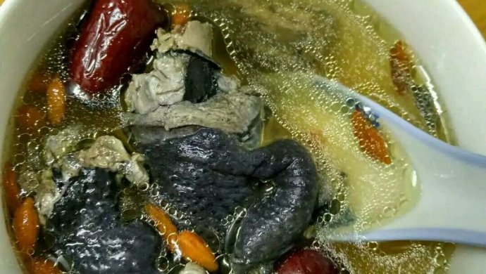电饭锅乌鸡汤