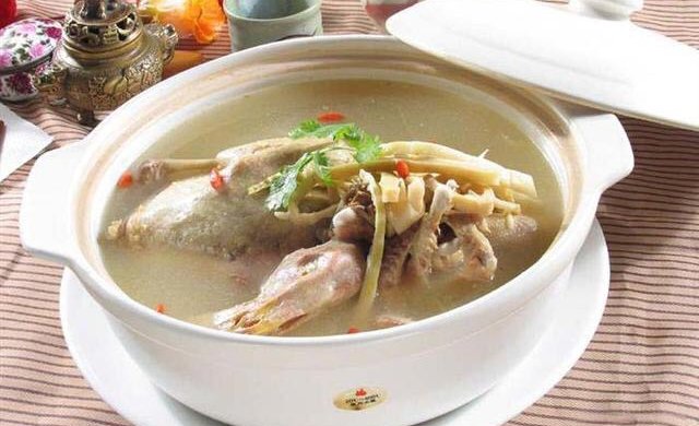益肾老鸭煲