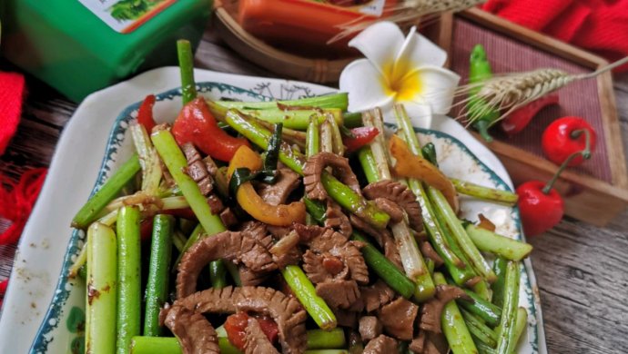 豆瓣酱爆炒腰花