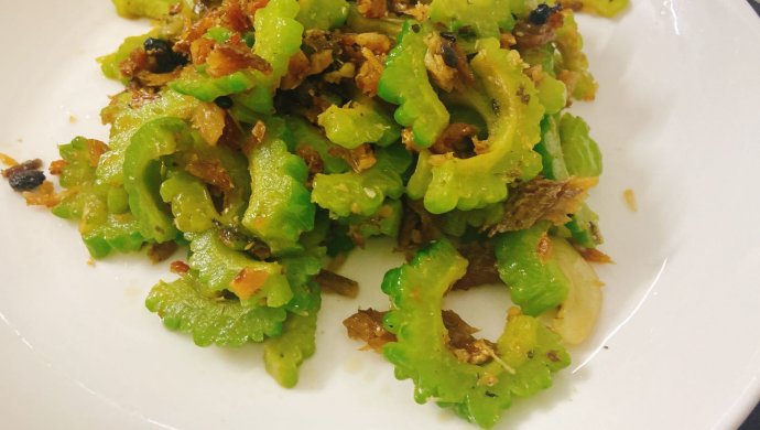 【上班族简菜】 豆豉鲮鱼炒苦瓜