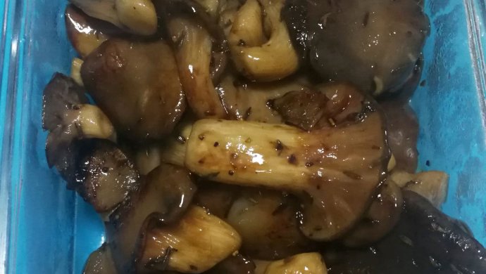 黑胡椒罗勒炒蘑菇