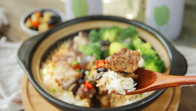 豆豉排骨煲仔饭