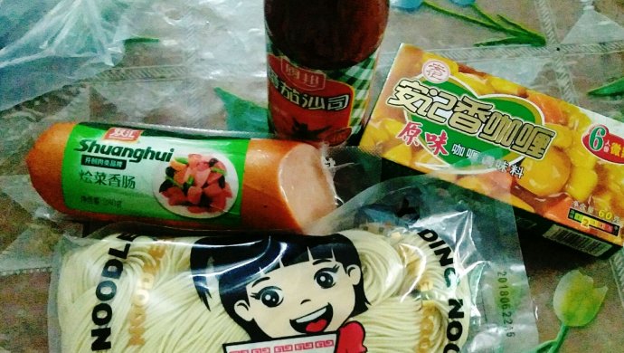 番茄酱火腿拉面