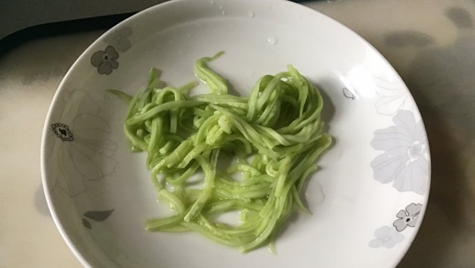 秘制蜂蜜黄瓜丝