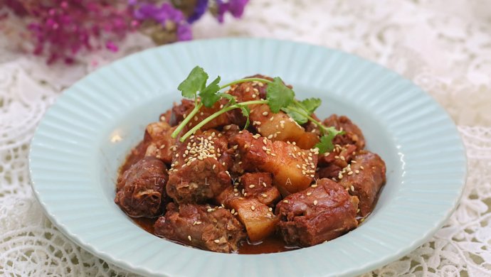 无水家乐腐乳红烧鸭脖五花肉