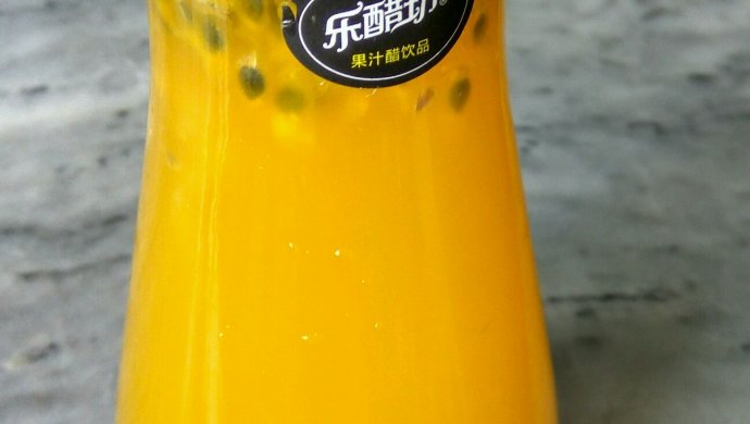 自制百香果蜂蜜汁