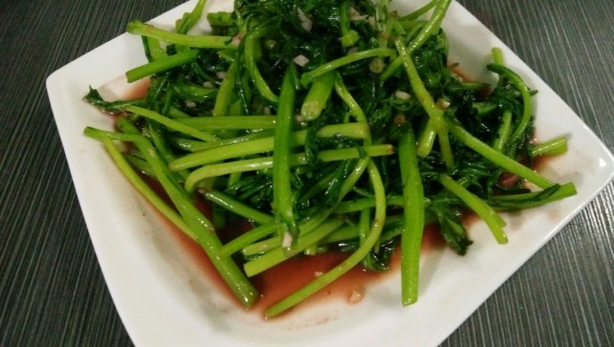 爆炒腐乳汁茼蒿