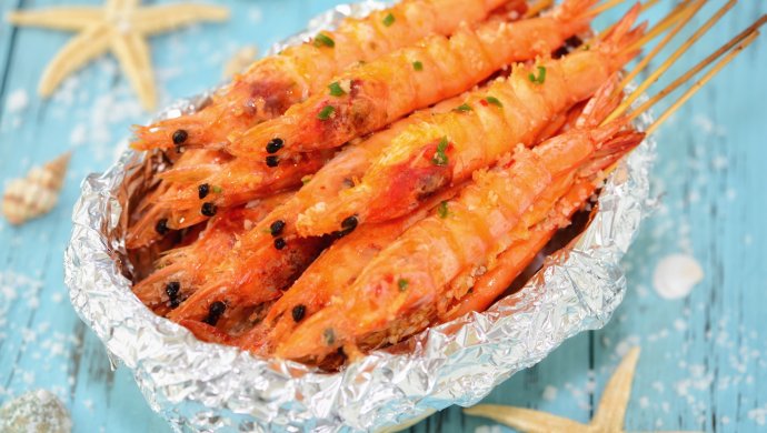 夏日撸串喽！洞庭盐?串烤虾