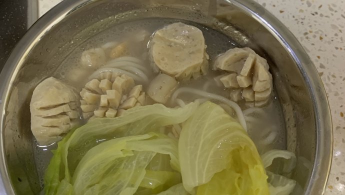 搞搞新意思,一汤化多菜:腐乳焖莲藕排骨、炒三丁、猪肉丸汤面
