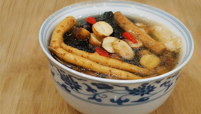 当归党参黄芪红枣乌鸡汤