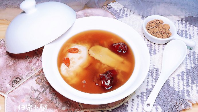 当归酒酿蛋(药膳养颜补血)