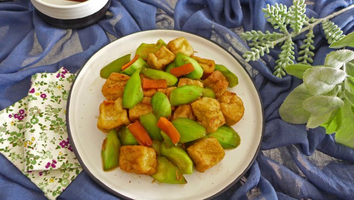 丝瓜烧油豆腐