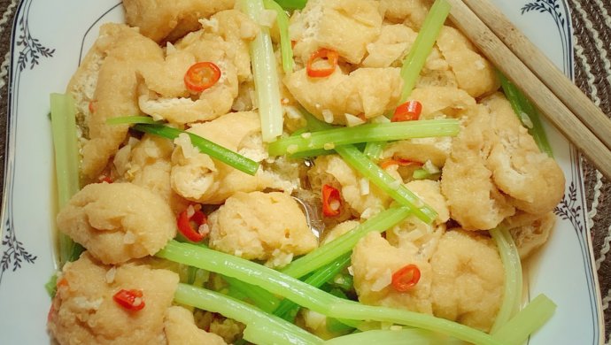 芹菜油豆腐