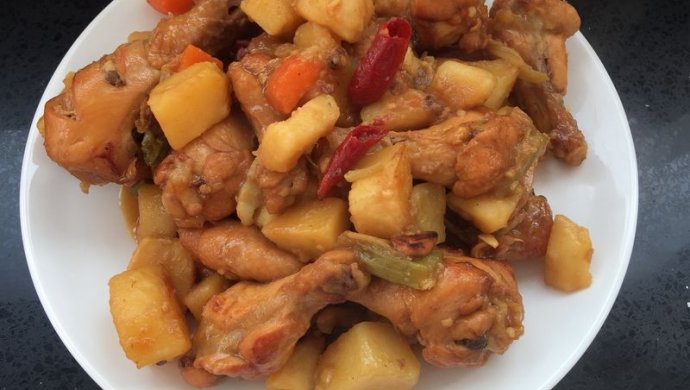 土豆炖鸡翅根琵琶腿